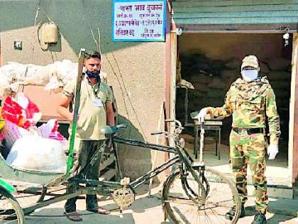 Homemade ration grains in ‘cluster’ zone | ‘क्लस्टर’ झोनमध्ये घरपोच रेशन धान्य Homemade ration grains in ‘cluster’ zone | ‘क्लस्टर’ झोनमध्ये घरपोच रेशन धान्य