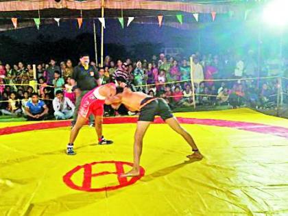 Soil wrestling now reigns | मातीतील कुस्ती आता गादीवर