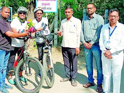 Women travel eight hundred km cycle to raise awareness for leprosy | कुष्ठरोग जागृतीसाठी महिलांचा आठशे किमीचा सायकल प्रवास