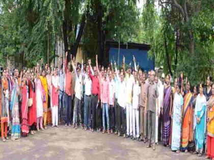  1 Revenue staff participated in the collective leave and dharna movement | सामूहिक रजा व धरणे आंदोलनात ५१५ महसूल कर्मचारी सहभागी