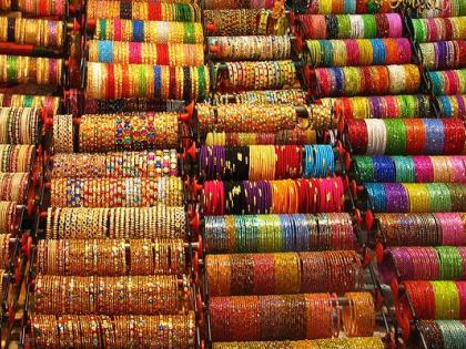 Bangle business in trouble due to marriage season missed | लग्नसराई हुकल्याने बांगडी व्यावसायिक अडचणीत