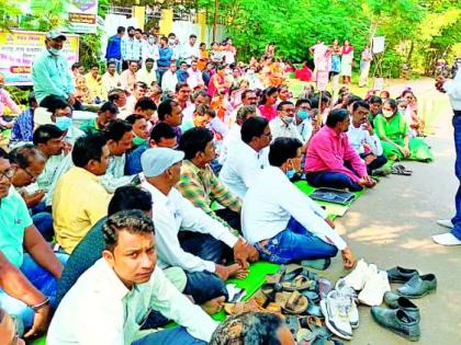 Turn off NPS and pay old pension, employees on the road | एनपीएस बंद करून जुनी पेन्शन द्या, कर्मचारी रस्त्यावर