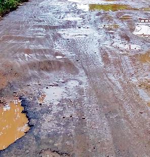 Ganesh Mandal will be able to digest pits | गणेश मंडळ बुजविणार खड्डे Ganesh Mandal will be able to digest pits | गणेश मंडळ बुजविणार खड्डे