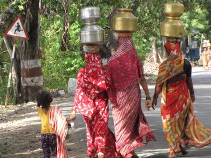  Demand for tanker, water shortage in 35 villages | मंठ्यातील ३५ गावांत पाणीटंचाई, टँकरची मागणी