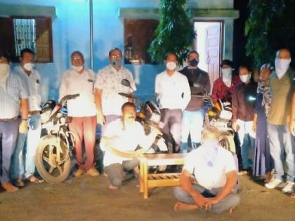 The plot to sell foreheads was thwarted in Thanepada forest | ठाणेपाडा जंगलात मांडूळ विक्रीचा डाव उधळला The plot to sell foreheads was thwarted in Thanepada forest | ठाणेपाडा जंगलात मांडूळ विक्रीचा डाव उधळला