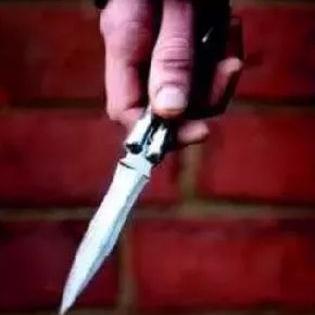 Knock out of the minor controversy in the martyr | शहाद्यात किरकोळ वादातून चाकूहल्ला Knock out of the minor controversy in the martyr | शहाद्यात किरकोळ वादातून चाकूहल्ला