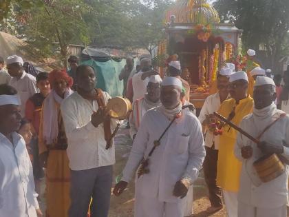 Procession of Khandoba Maharaj crown at Pathre | पाथरे येथे खंडोबा महाराज मुकुटाची मिरवणूक