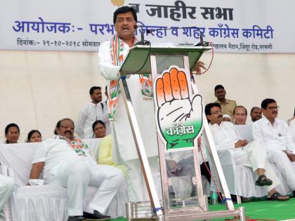 Parbhani situation is similar to drought and Guardian Minister disappears: Ashok Chavan criticizes | परभणी : परिस्थिती दुष्काळ सदृश्य अन् पालकमंत्री अदृश्य - अशोक चव्हाण