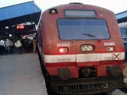 Parbhani: Demu Railway to be repaired in Pune | परभणी : पूर्णेत होणार डेमू रेल्वेची दुरुस्ती