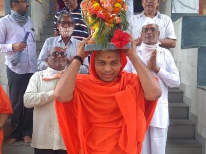 Immersion of 'Shri' in Swaminarayan temple at Faizpur | फैजपूरला स्वामिनारायण मंदिरात 'श्री' विसर्जन