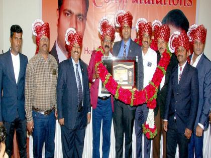  Shragawakar felicitated by FC, Squash Association | फुटसाल, स्क्वॅश संघटनेतर्फे शिरगावकर यांचा सत्कार