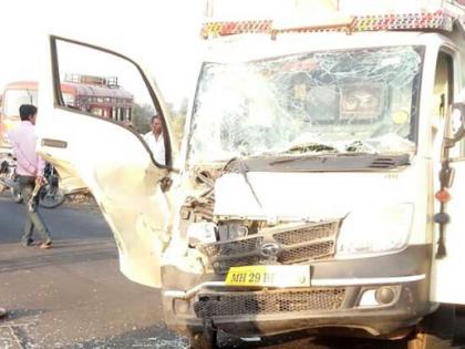 Two killed and five seriously injured in two vehicle crash in Yavatmal district | यवतमाळ जिल्ह्यात टिप्पर-मिनीडोअरच्या धडकेत दोन ठार, पाच गंभीर