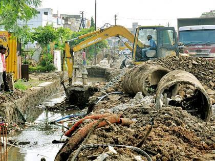 Construction of Arni road is inconclusive | आर्णी रोडचे बांधकाम निकृष्ट Construction of Arni road is inconclusive | आर्णी रोडचे बांधकाम निकृष्ट