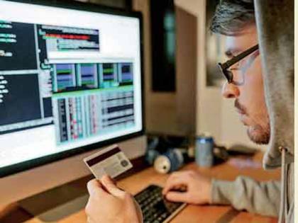 Online fraud, bank account emptied after transfer of Rs | ऑनलाईन फसवणूक, 1 रुपया ट्रान्सफर करताच बँक खाते रिकामं 