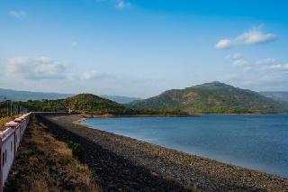 Kudal taluka has the highest rainfall of 44 mm. The rain | कुडाळ तालुक्यात सर्वाधिक 44 मि.मी. पाऊस, तिलारी क्षेत्रात 11.20 मि.मी. पावसाची नोंद