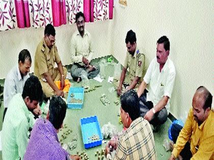  1.5 lakh cash seized at Ghotti Tolanak | घोटी टोलनाक्यावर ८.८३ लाखांची रोकड जप्त