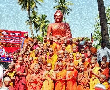 Aurangabad: Buddha Jayanti Shobhayatre woke up attention | औरंगाबाद : बुद्ध जयंती शोभायात्रेने वेधले लक्ष