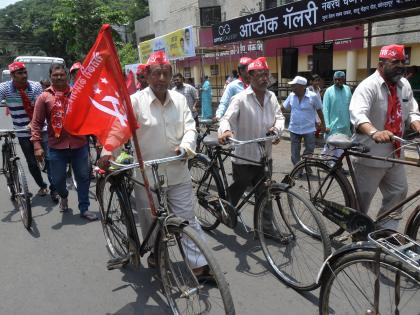 Kolhapur: Shikap's rally rally, petrol and diesel price hike | कोल्हापूर :‘शेकाप’ची सायकल रॅली, पेट्रोल, डिझेल दरवाढीचा निषेध