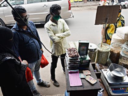 Due to Dussehra-Diwali, the market is bustling with shoppers | दसरा-दिवाळीमुळे बाजारात ग्राहकांची खरेदीसाठी वर्दळ