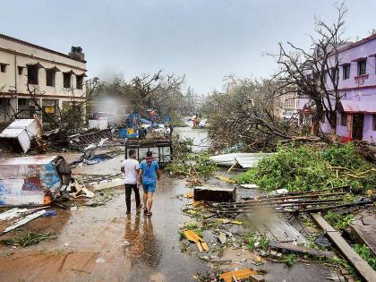 Heavy damages to Odisha's cyclonic storm | ओडिशाला चक्रीवादळाचा जोरदार तडाखा, प्रचंड नुकसान