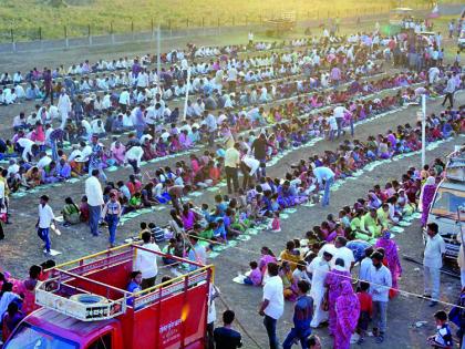 The visitors of Mongali in Tonglabad | तोंगलाबादला भाविकांची मांदियाळी