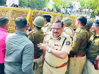 The ax of the outraged march maintained by the CP | सीपींनी सांभाळली आक्रोश मोर्चाची धुरा