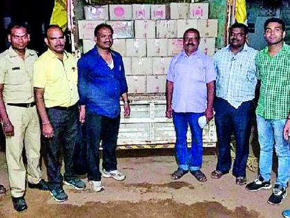 The liquor worth Rs five lakh was seized | पाच लाख रुपयांची दारु पकडली