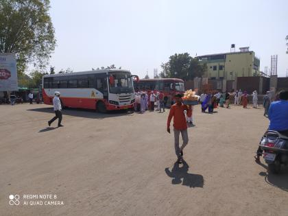 Waiting for the red fairy in the rural area | ग्रामीण भगात लालपरीची प्रतीक्षा