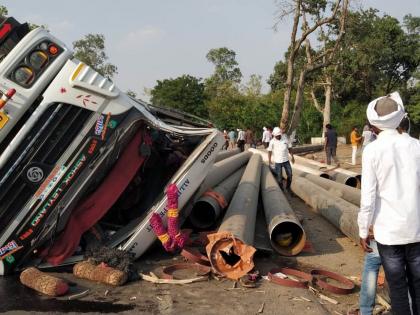  Strange accident on the Varanga-Nanded highway | वारंगा-नांदेड महामार्गावर विचित्र अपघात