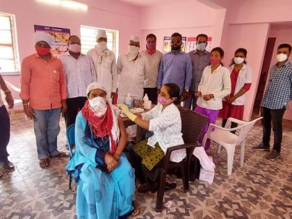 Kovid vaccination camp at Purangaon | पुरणगाव येथे कोविड लसीकरण शिबिर