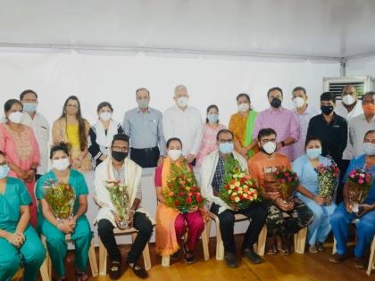 Honoring the medical staff and nurses who put out the fire at Kovid Center | कोविड सेंटरची आग रोखणाऱ्या वैद्यकीय कर्मचारी व परिचारिकांचा सन्मान