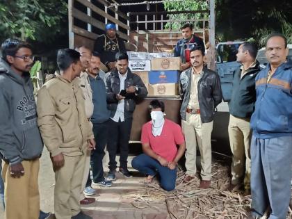 One and a half lakhs of alcohol seized | साडेअकरा लाखांचे मद्य जप्त One and a half lakhs of alcohol seized | साडेअकरा लाखांचे मद्य जप्त