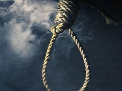 Three offenders, including a girl, commit suicide | युवकाला आत्महत्येस प्रवृत्त केल्यावरून मुलीसह तिघांवर गुन्हा