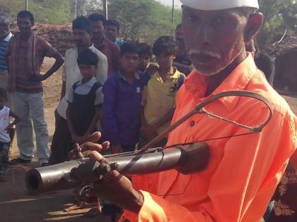 Satpurudi's village-padaya still retains the traditional scriptures | सातपुडय़ाच्या गाव-पाडय़ात आजही पारंपरिक वाद्यांची क्रेझ कायम Satpurudi's village-padaya still retains the traditional scriptures | सातपुडय़ाच्या गाव-पाडय़ात आजही पारंपरिक वाद्यांची क्रेझ कायम