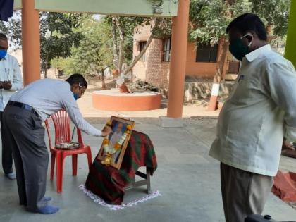 Tribute to the President at Niphad | राष्ट्रपित्यास निफाड येथे आदरांजली