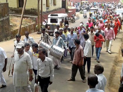 Sindhudurg: Response to blind and blind people, Sawantwadi provincial office beats | सिंधुुदुर्ग : अंध, अपंगांच्या आक्रोशला प्रतिसाद, सावंतवाडी प्रांताधिकारी कार्यालयावर धडक