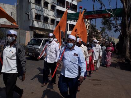 Devotees flock to see Nath | नाथांच्या दर्शनासाठी भाविकांचा ओघ