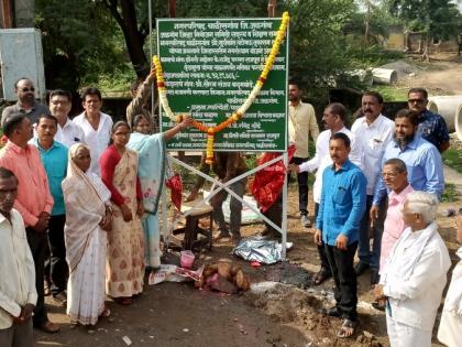 At Chalisgaon, the ground breaking ceremony of 'that' bridge was held | चाळीसगावला झाले अखेर ‘त्या’ पुलाचे भूमिपूूजन