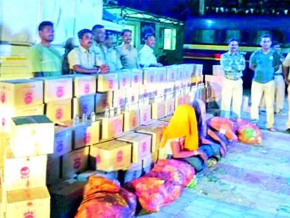 9,51 lakhs of ammunition seized with vehicle | वाहनासह ९.५१ लाखाचा दारुसाठा जप्त