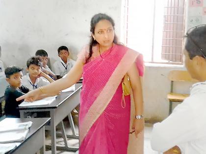 Low food in Akola Bazar school | अकोलाबाजार शाळेत निकृष्ट आहार Low food in Akola Bazar school | अकोलाबाजार शाळेत निकृष्ट आहार