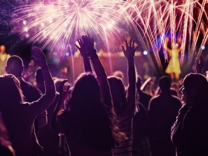 where is the party hotels pubs clubs in mumbai are ready to welcome the new year | व्हेअर इज द पार्टी...? नववर्ष स्वागतासाठी मुंबईतील हॉटेल्स, पब्ज, क्लब्ज सज्ज 