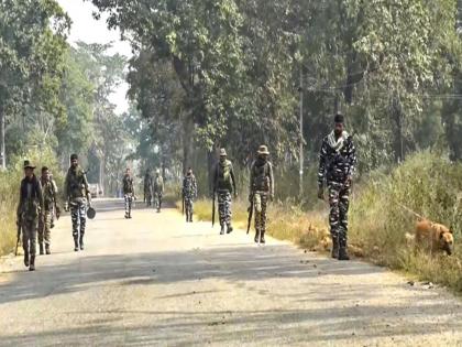 31 Naxalites, 2 cops killed in encounter in Chhattisgarh | नक्षलवाद्यांविरोधात सुरक्षा दलाची मोठी कारवाई, चकमकीत ३१ ठार, अनेक स्वयंचलित शस्त्रे जप्त