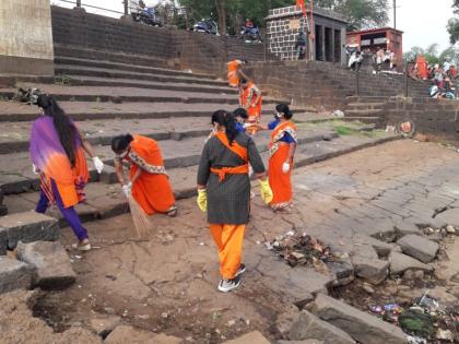 Jijau Brigade rushed for cleanliness | सलग ५७ व्या रविवारी स्वच्छता मोहिम --स्वच्छतेसाठी जिजाऊ ब्रिगेड सरसावली