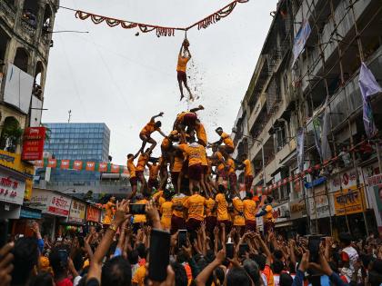 Hospitals 'on alert mode' more than 125 ambulances ready for Dahi Handi festival | दहीहंडी उत्सवासाठी रुग्णालये 'अलर्ट मोडवर', १२५ हून अधिक रुग्णवाहिका सज्ज