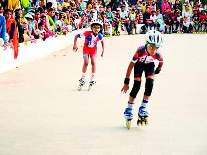 Spontaneous response to roller skating competition | रोलर स्केटिंग स्पर्धेला उत्स्फूर्त प्रतिसाद