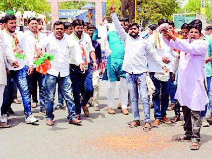 Youth Congress aggressive to buy tur, gram | तूर, हरभरा खरेदीसाठी युवक काँग्रेस आक्रमक