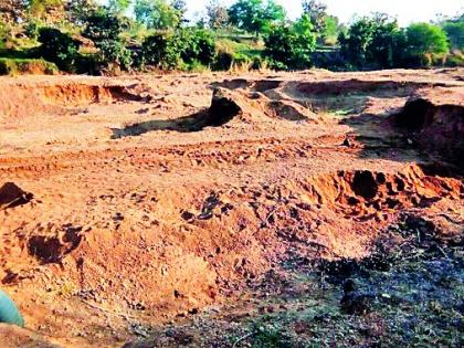 The sand and rock mining combination of Nallah | नाल्यातील रेती व खडकाचे खनन जोमात