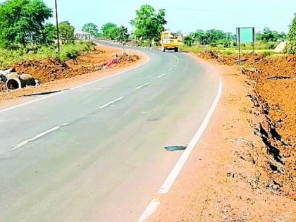 Closing of work on National Highway due to absence of murumu | मुरुमाअभावी राष्ट्रीय महामार्गाचे काम बंद Closing of work on National Highway due to absence of murumu | मुरुमाअभावी राष्ट्रीय महामार्गाचे काम बंद