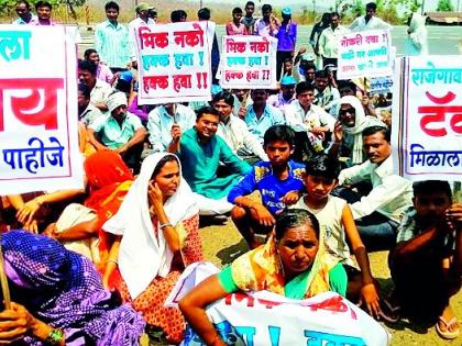 A morcha on unemployed youth Ashok Leyland factory | बेरोजगार तरुणांचा अशोक लेलँड कारखान्यावर मोर्चा