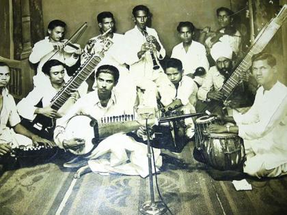 The musician of Akola started the tradition of orchestra in Vidarbha | अकोल्यातील संगीतकाराने सुरू केली विदर्भात ऑर्केस्ट्राची परंपरा!